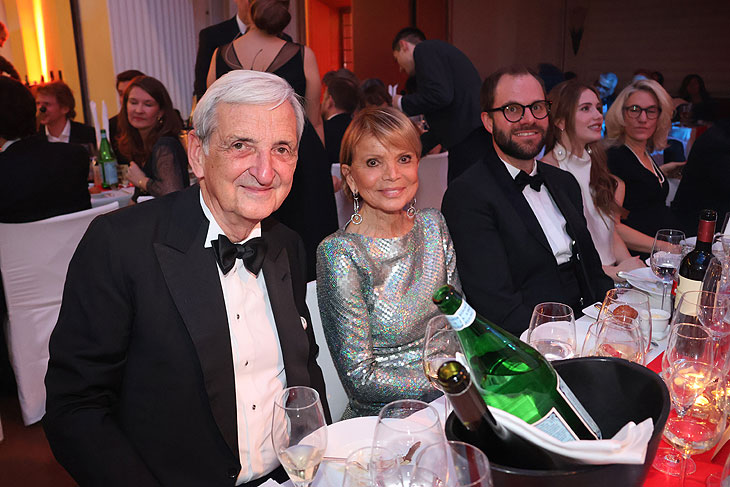 49. Deutscher Filmball im Hotel Bayerischer Hof in München am 25.01.2025: Uschi Glas mit ihrem Mann Dieter Herrmann  (©Foto: Martin Schmitz)